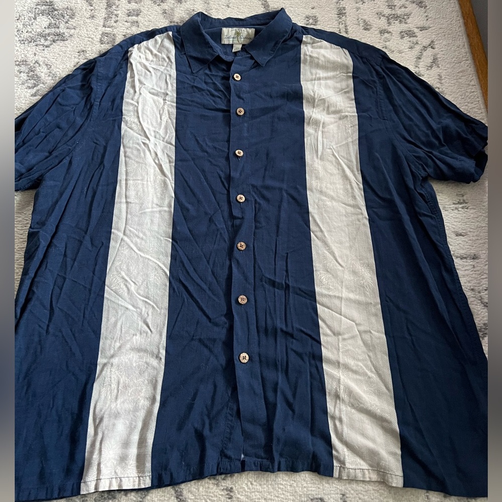 Men’s Island Shores 2XL button down shirt navy blue and cream color